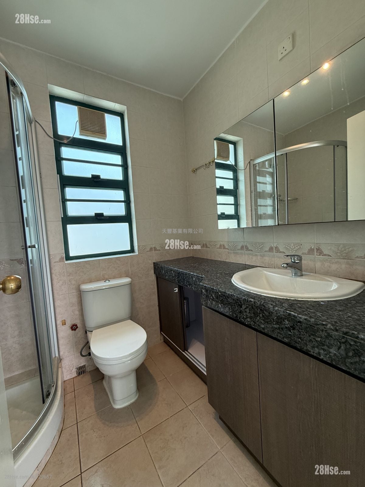 Mau Po Rental 4 Bedrooms , 1 Bathroom 700 ft²