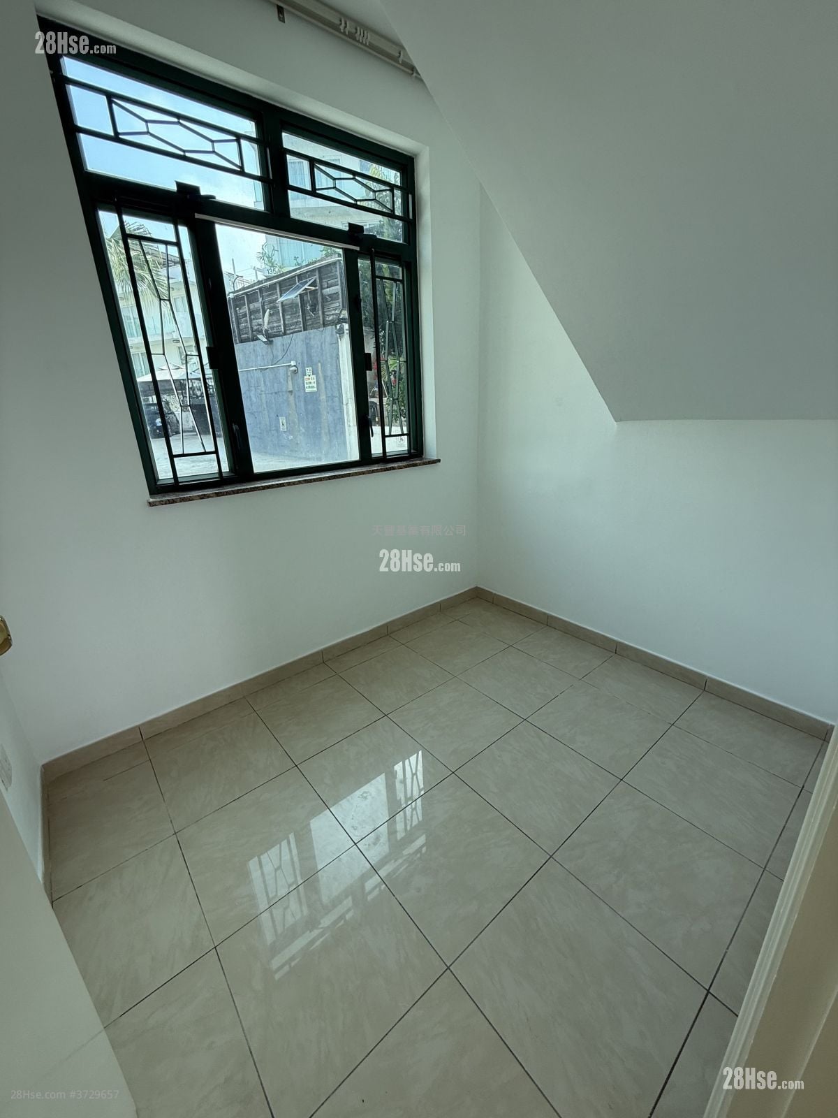 Mau Po Rental 4 Bedrooms , 1 Bathroom 700 ft²