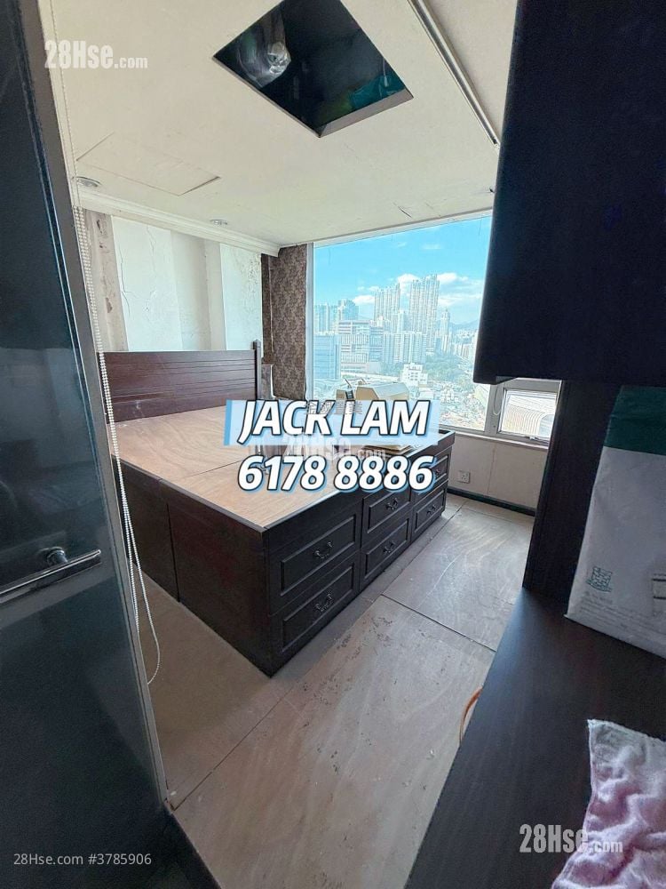 Man Wai Building Sell 3 Bedrooms , 1 Bathroom 745 ft²