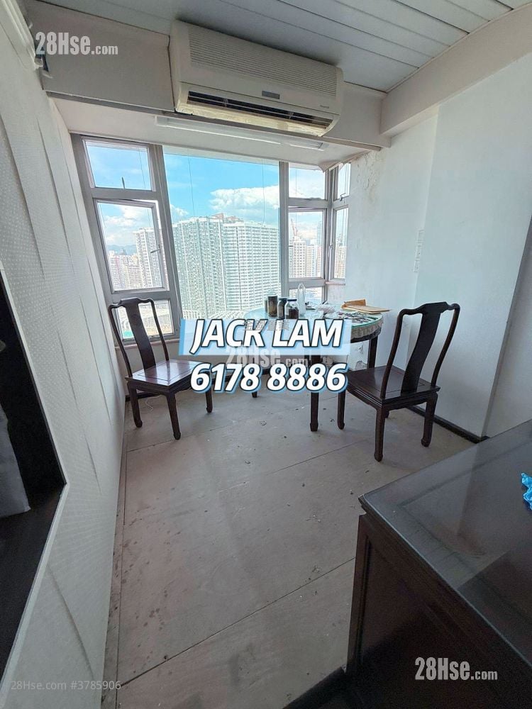 Man Wai Building Sell 3 Bedrooms , 1 Bathroom 745 ft²
