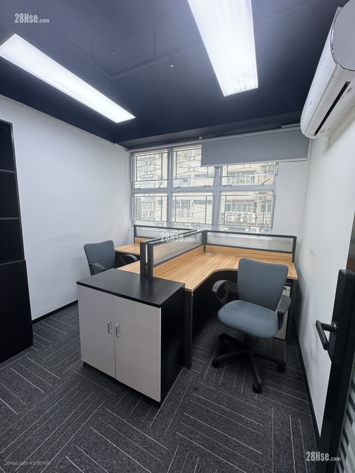 恒胜中心 租盘 5+ 房 , 2 厕所 2,547 平方尺