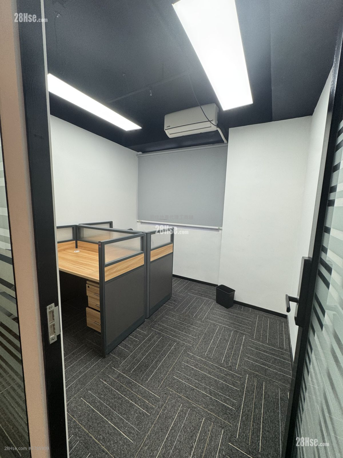 恒胜中心 租盘 5+ 房 , 2 厕所 2,547 平方尺