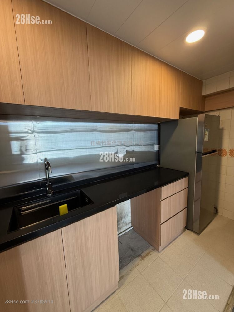 Taikoo Shing Rental 3 Bedrooms , 2 Bathrooms 580 ft²