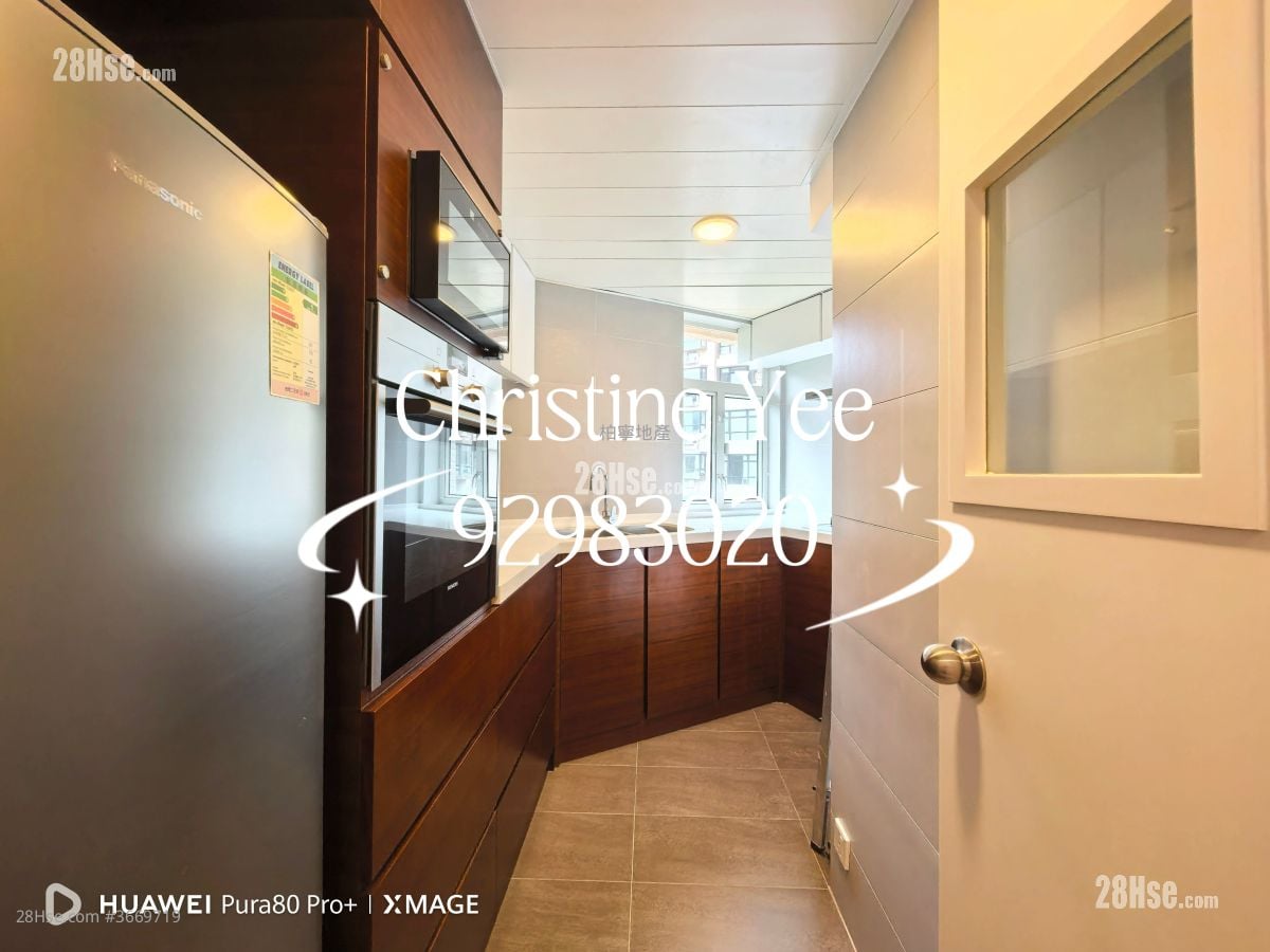 Ronsdale Garden Rental 3 Bedrooms , 2 Bathrooms 694 ft²