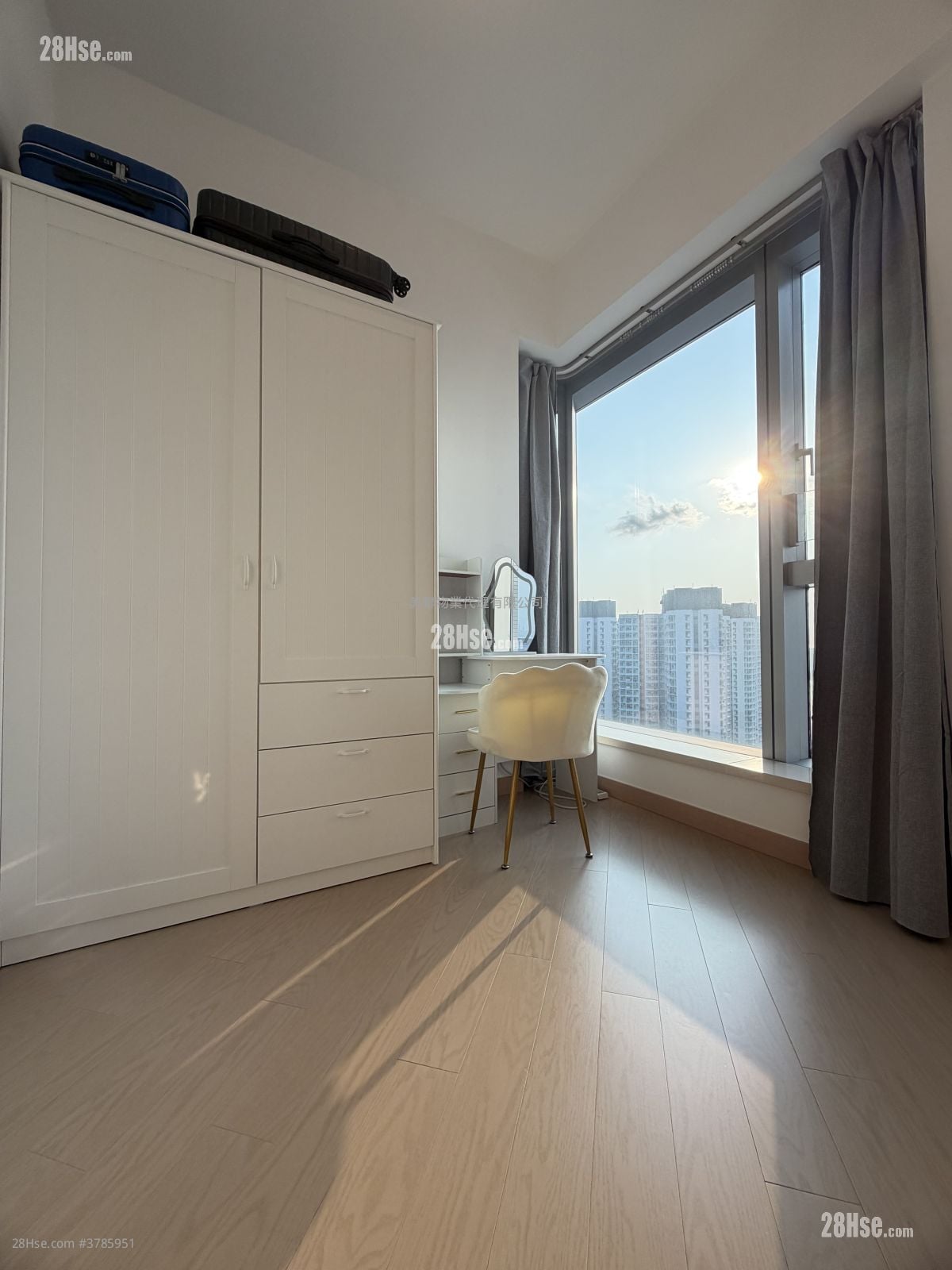 Century Link Sell 3 Bedrooms , 2 Bathrooms 639 ft²