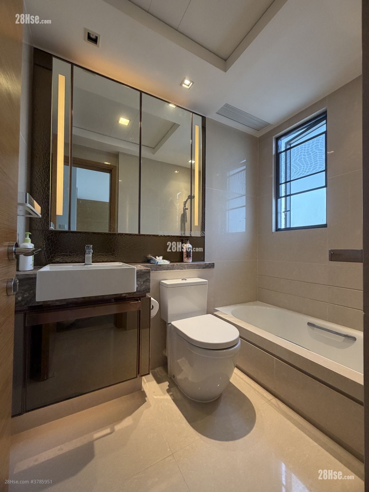 Century Link Sell 3 Bedrooms , 2 Bathrooms 639 ft²