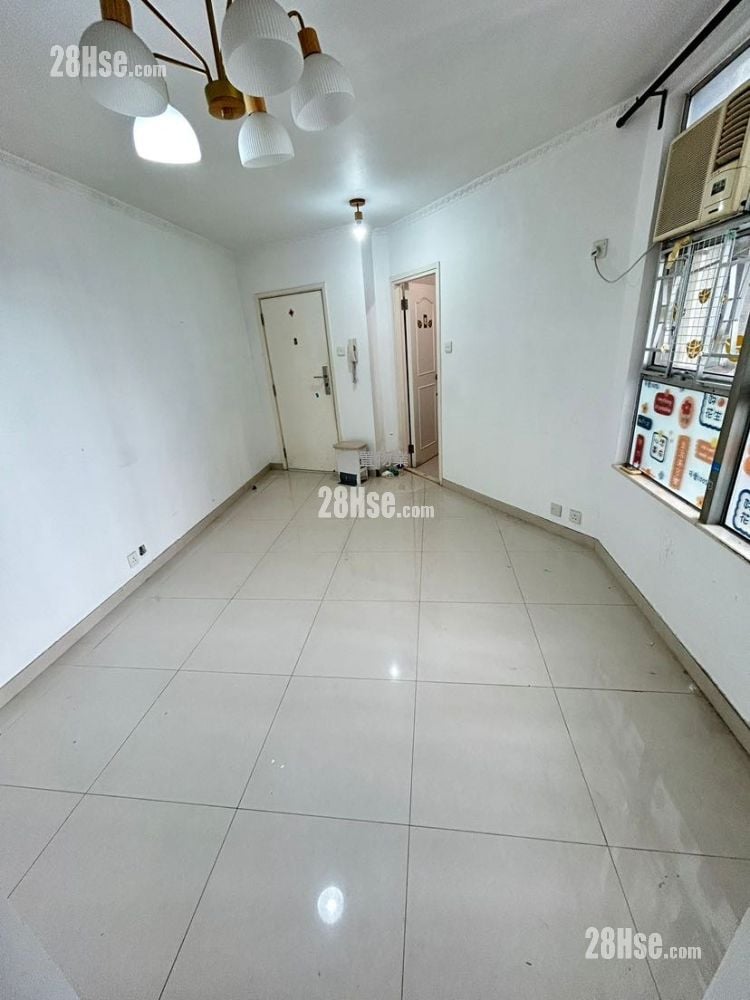 景峰花园 售盘 2 房 , 1 浴室 405 平方尺