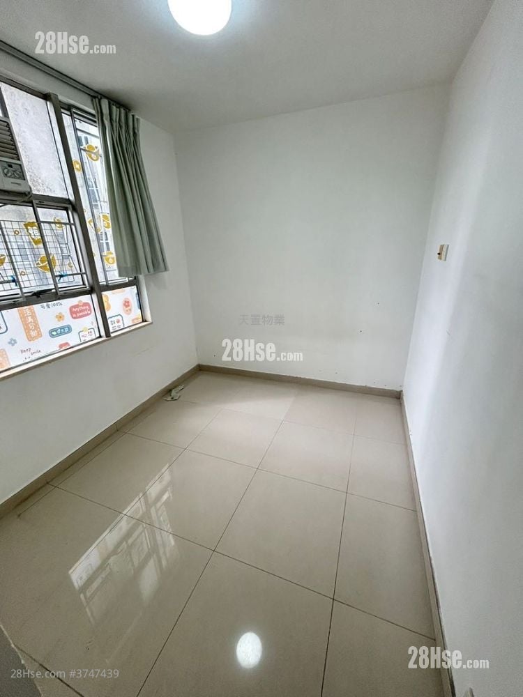 景峰花园 售盘 2 房 , 1 浴室 405 平方尺