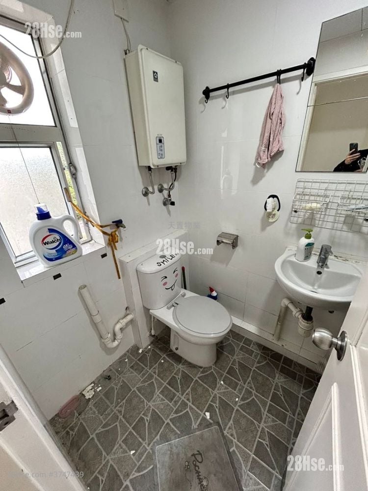 景峰花园 售盘 2 房 , 1 浴室 405 平方尺