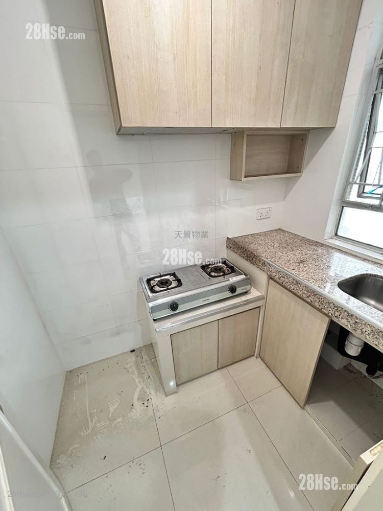 景峰花园 售盘 2 房 , 1 浴室 405 平方尺