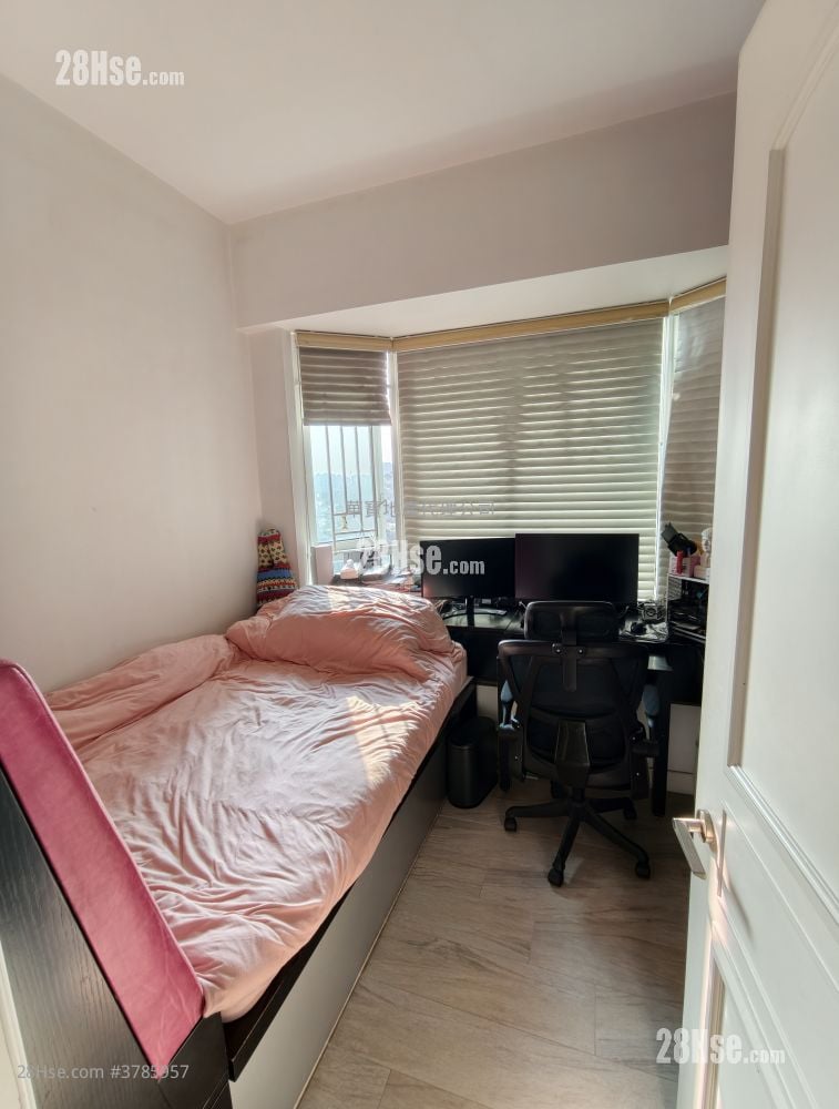 Palatial Coast Sell 3 Bedrooms , 3 Bathrooms 1,212 ft²