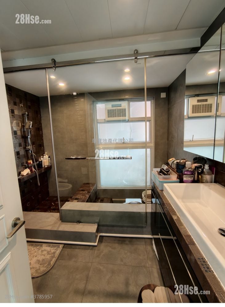 Palatial Coast Sell 3 Bedrooms , 3 Bathrooms 1,212 ft²