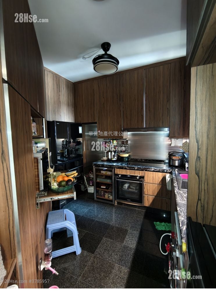 Palatial Coast Sell 3 Bedrooms , 3 Bathrooms 1,212 ft²