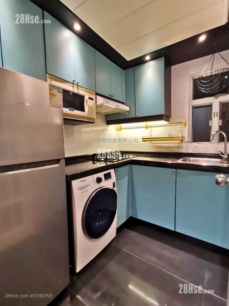 The Metro City Sell 3 Bedrooms , 2 Bathrooms 526 ft²