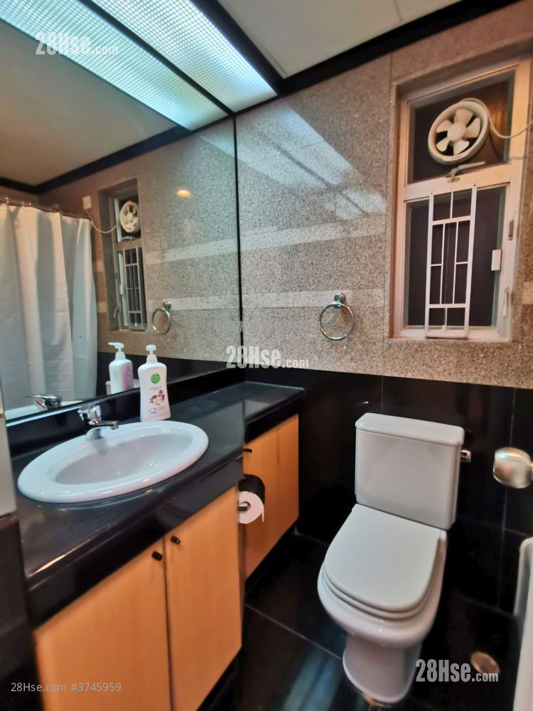 The Metro City Sell 3 Bedrooms , 2 Bathrooms 526 ft²