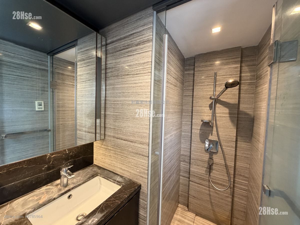 The Wings Sell 3 Bedrooms , 2 Bathrooms 699 ft²