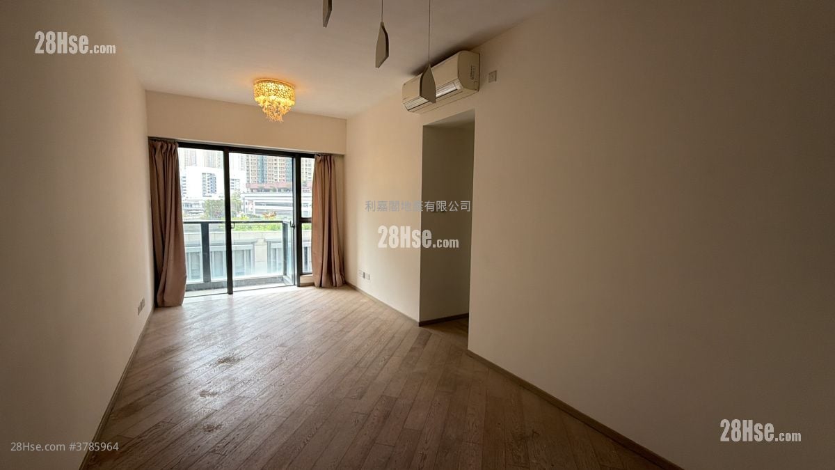 The Wings Sell 3 Bedrooms , 2 Bathrooms 699 ft²