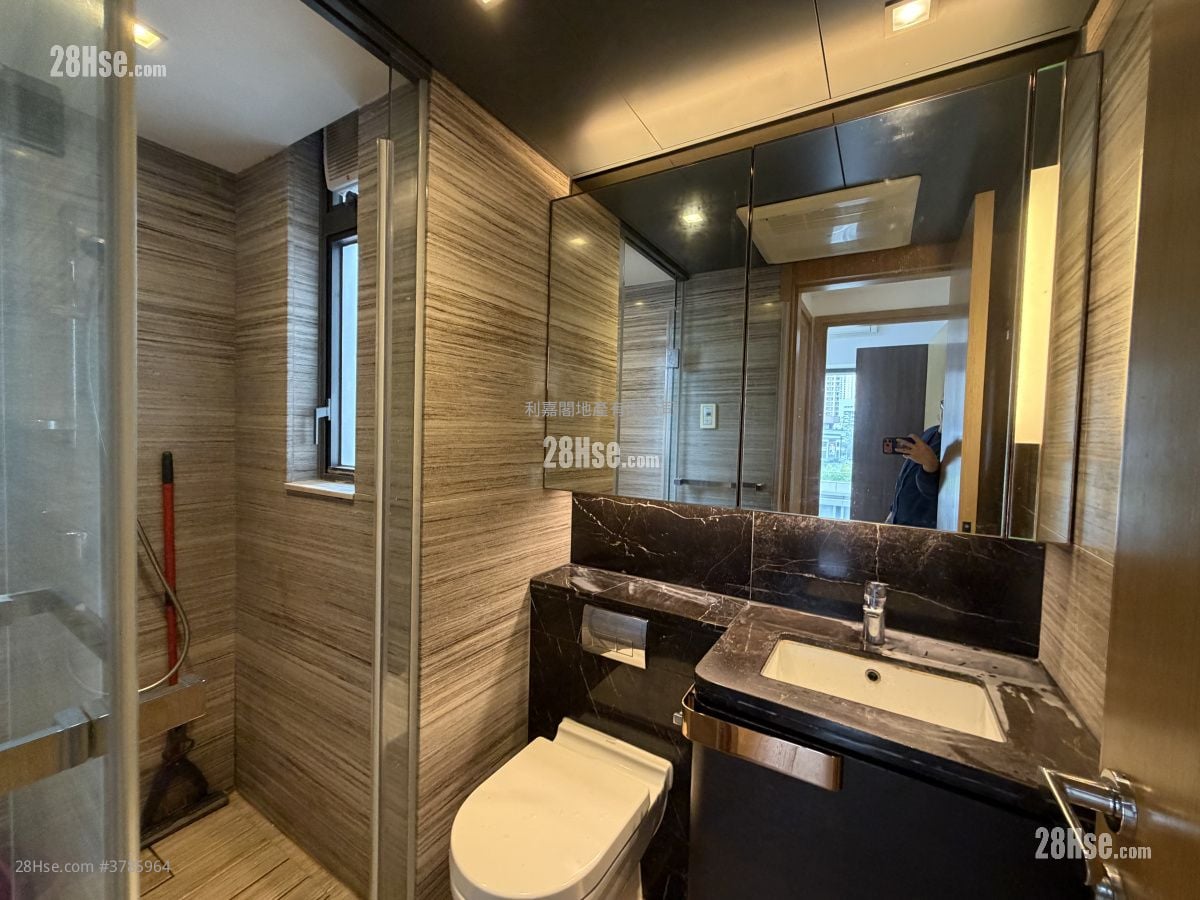 The Wings Sell 3 Bedrooms , 2 Bathrooms 699 ft²