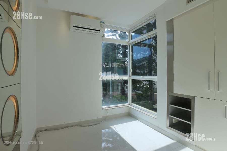 Jc Castle Rental 3 Bedrooms , 2 Bathrooms 930 ft²