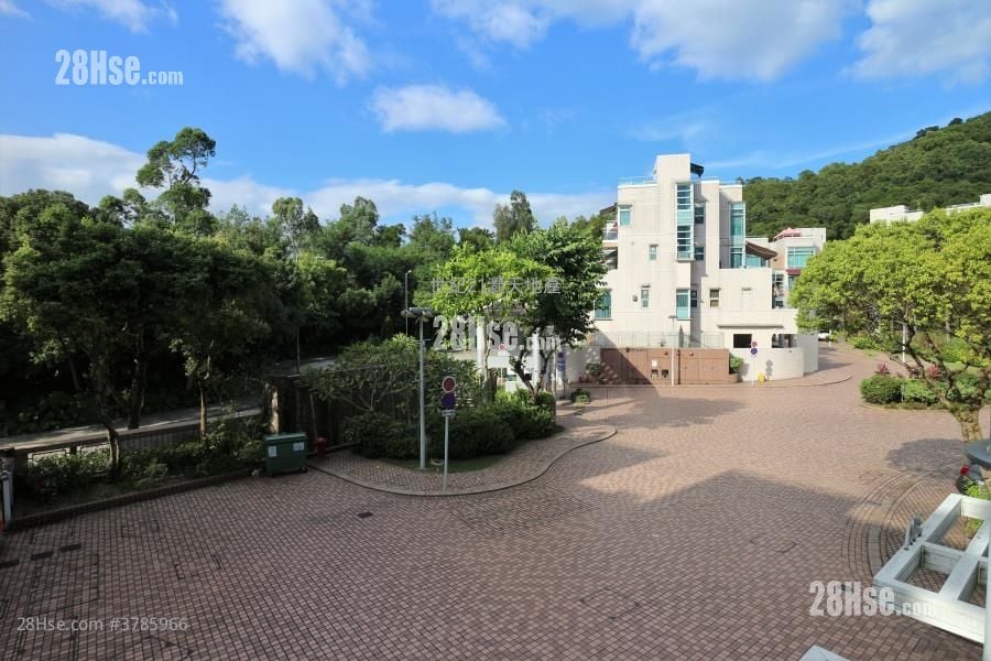 Jc Castle Rental 3 Bedrooms , 2 Bathrooms 930 ft²