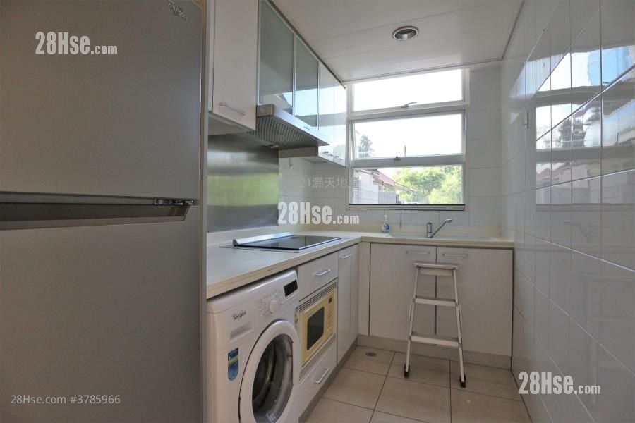 Jc Castle Rental 3 Bedrooms , 2 Bathrooms 930 ft²