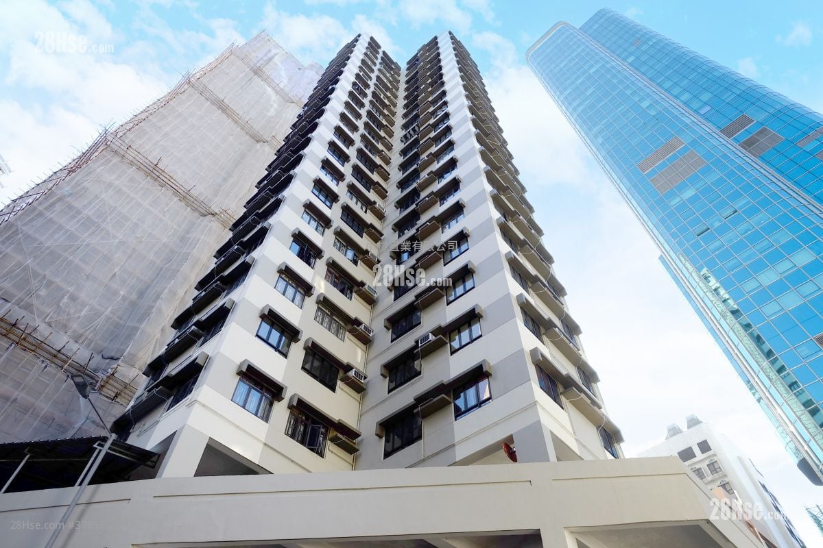 building outlook: Paramount Mansion Rental 2 Bedrooms , 1 Bathroom 502 ft²