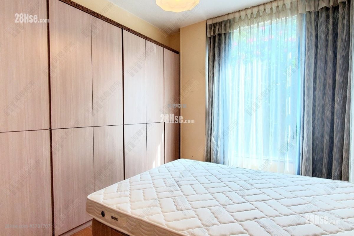 Miami Crescent Rental 2,236 ft²