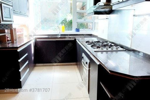 Miami Crescent Rental 2,236 ft²