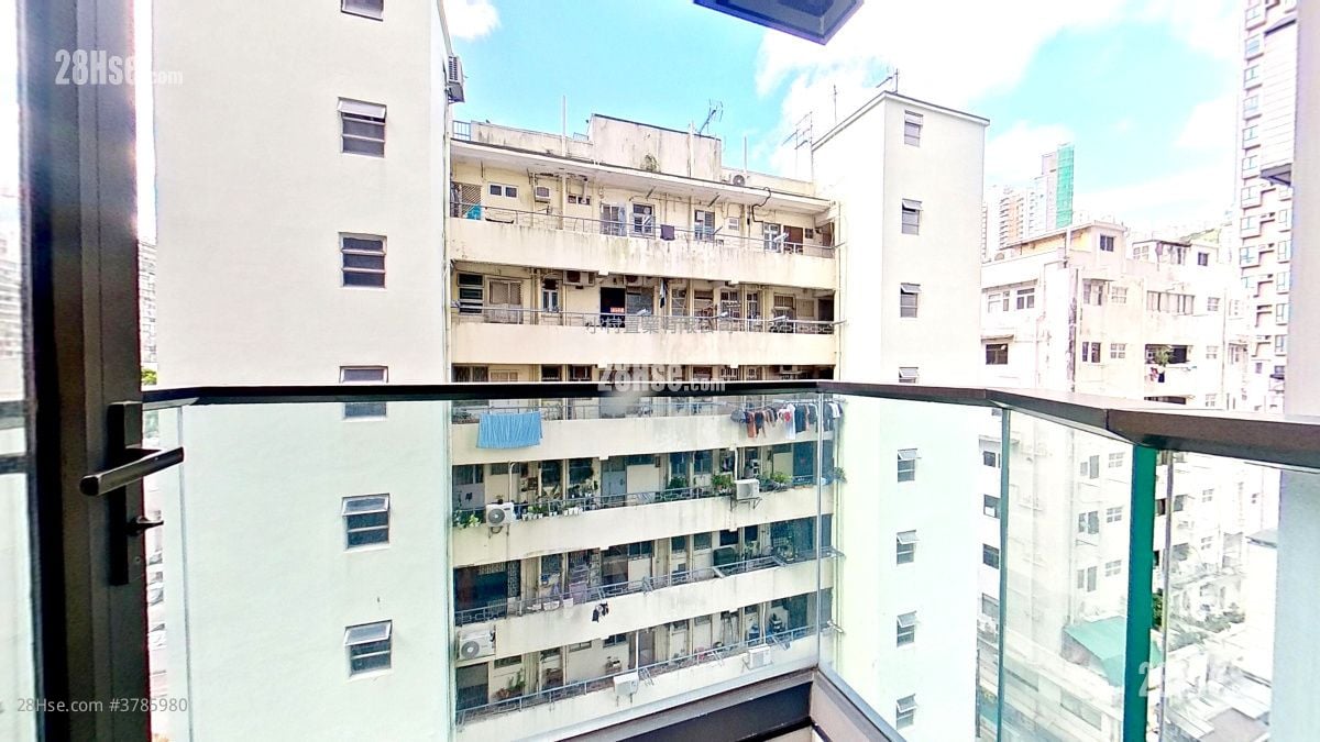 balcony: Coho Rental 1 Bedroom , 1 Bathroom 314 ft²