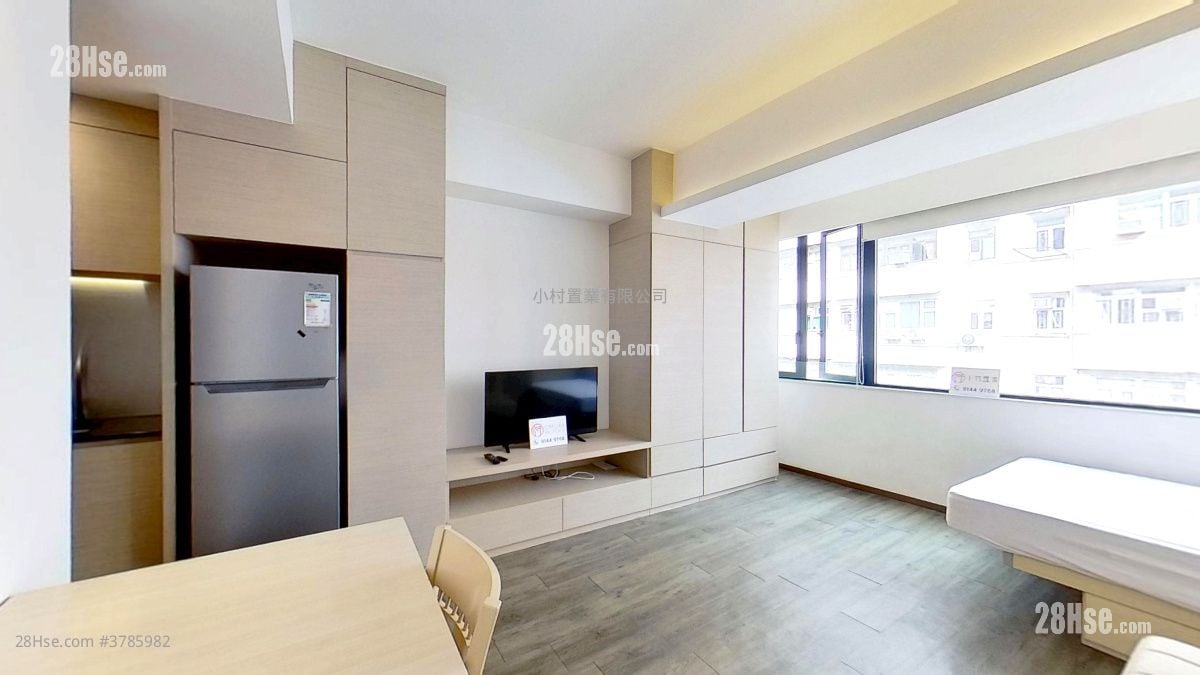 living room: The Jordan Rental Studio , 1 Bathroom 390 ft²