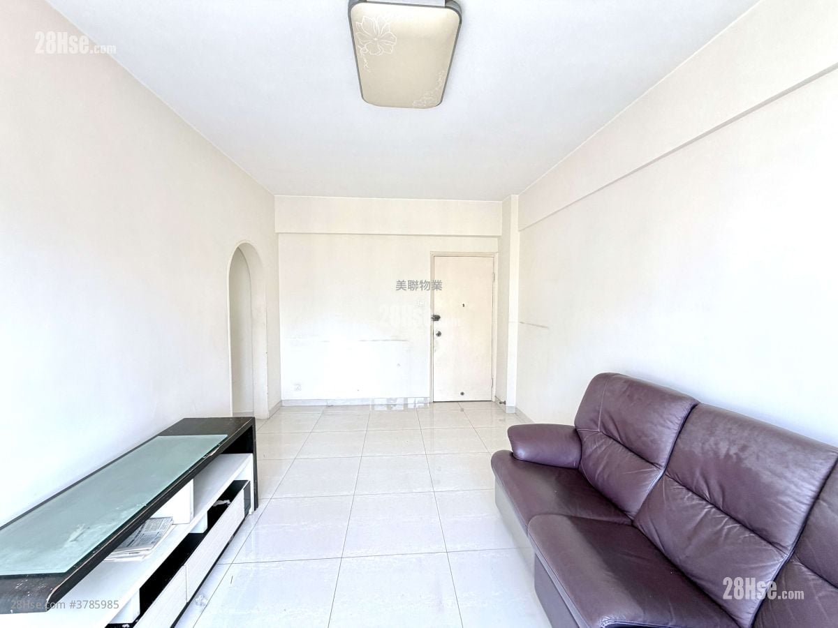 Crystal Court Sell 3 Bedrooms , 2 Bathrooms 712 ft²