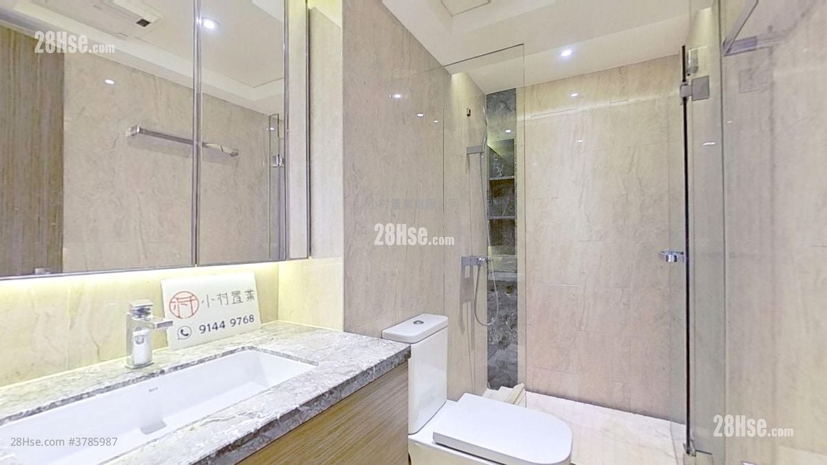 bathroom: Takan Lodge Rental 1 Bedroom , 1 Bathroom 417 ft²
