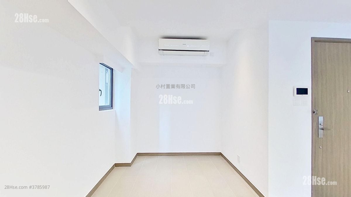 living room: Takan Lodge Rental 1 Bedroom , 1 Bathroom 417 ft²