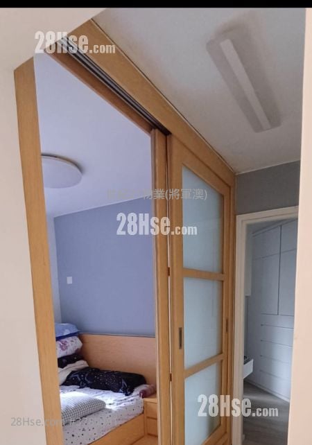 Kwong Ming Court Sell 646 ft²