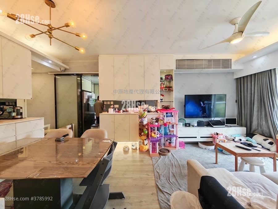 郝德杰山 售盘 3 房 764 平方尺