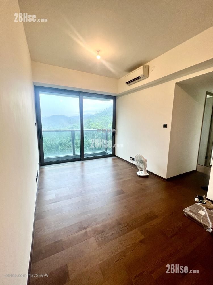 Le Pont Sell 3 Bedrooms 781 ft²