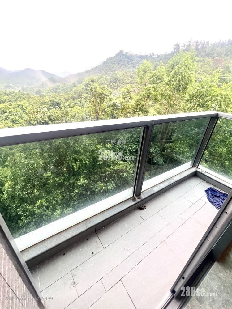 Le Pont Sell 3 Bedrooms 781 ft²