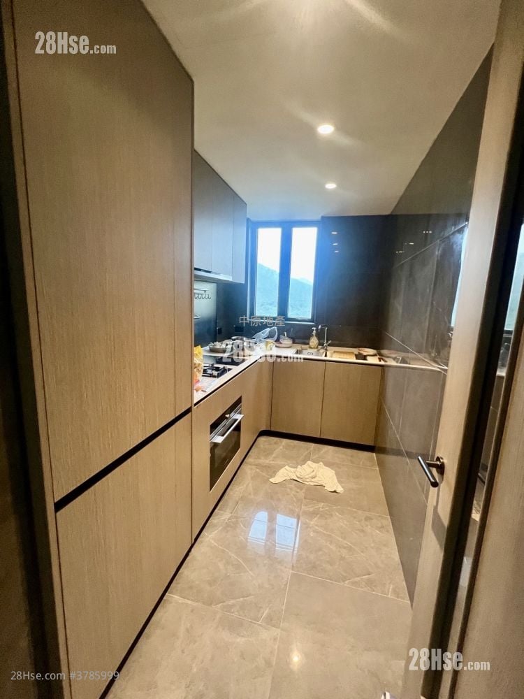 Le Pont Sell 3 Bedrooms 781 ft²