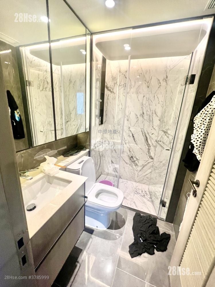 Le Pont Sell 3 Bedrooms 781 ft²