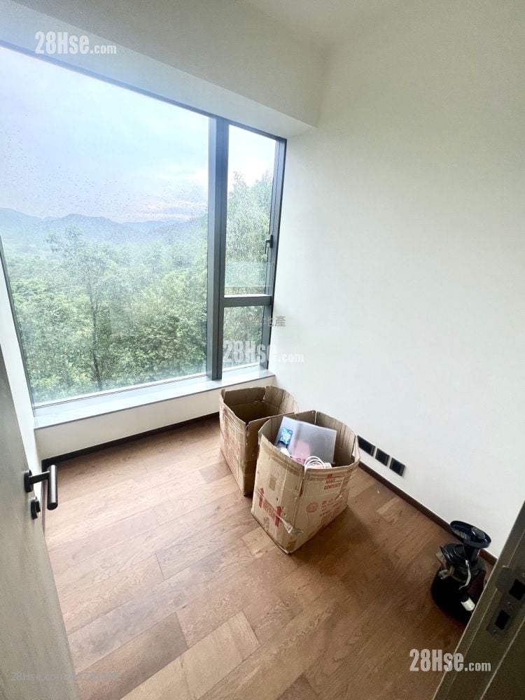 Le Pont Sell 3 Bedrooms 781 ft²