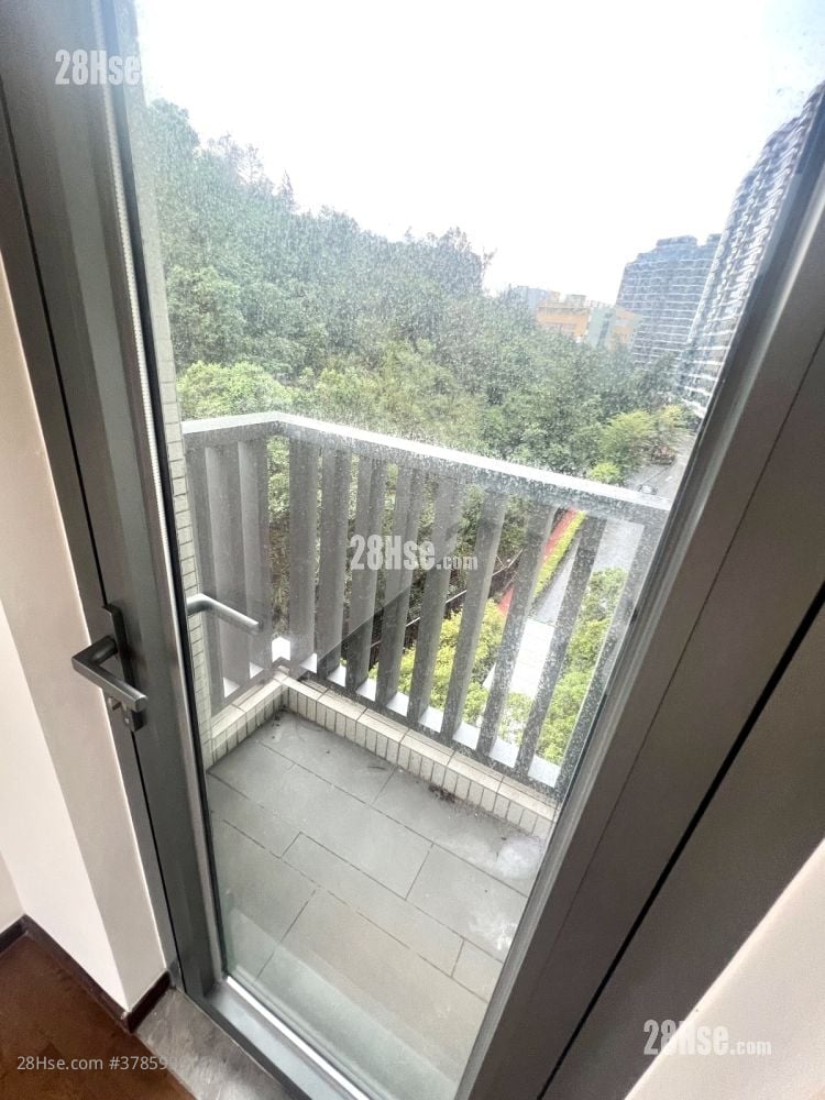 Le Pont Sell 3 Bedrooms 781 ft²