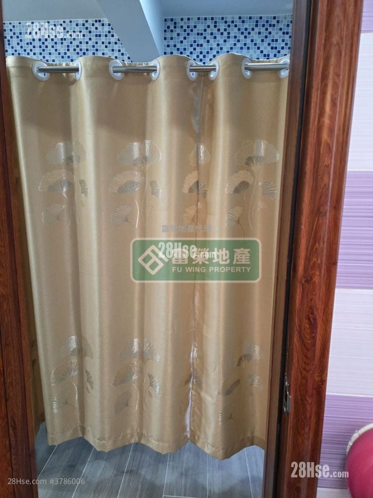 Shun King Building Sell 1 Bedroom , 1 Bathroom 220 ft²