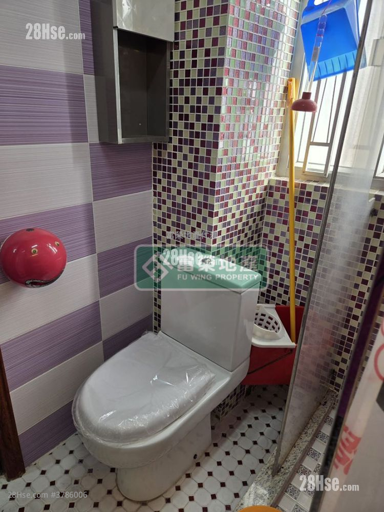 Shun King Building Sell 1 Bedroom , 1 Bathroom 220 ft²