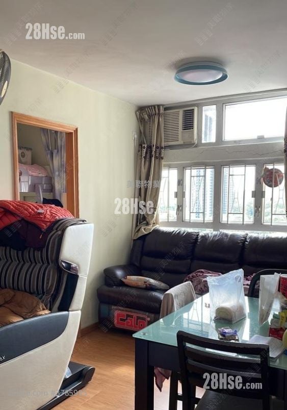 Choi Po Court Sell 2 Bedrooms , 1 Bathroom 438 ft²