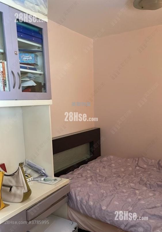 Choi Po Court Sell 2 Bedrooms , 1 Bathroom 438 ft²