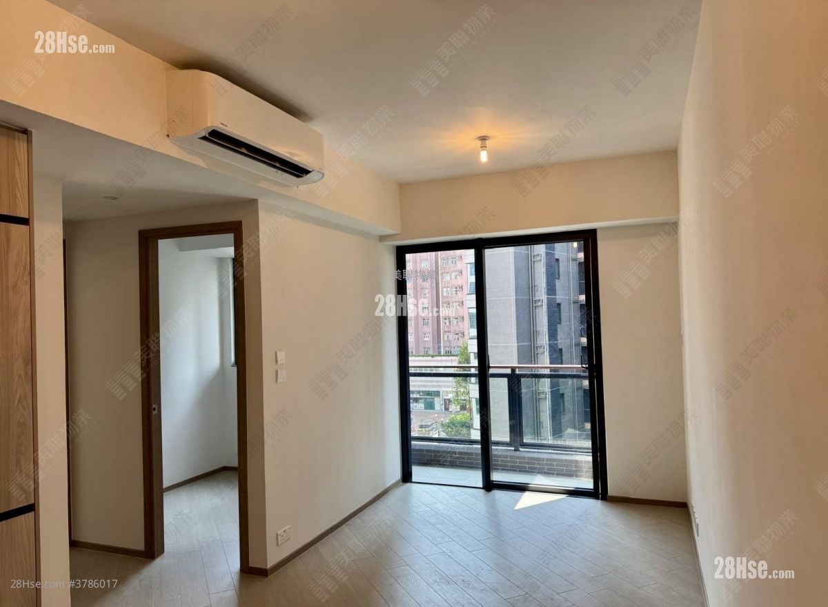 High Park Sell 2 Bedrooms , 1 Bathroom 431 ft²