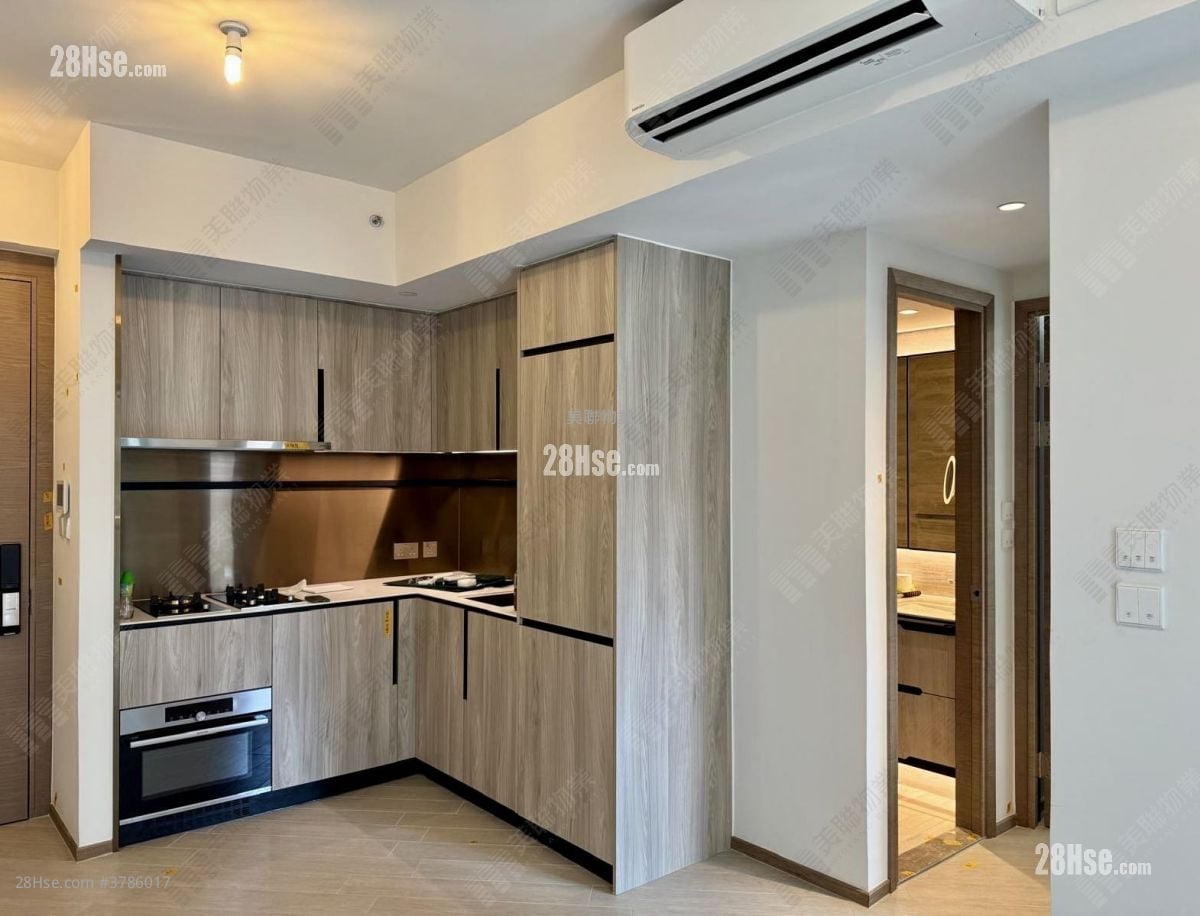 High Park Sell 2 Bedrooms , 1 Bathroom 431 ft²