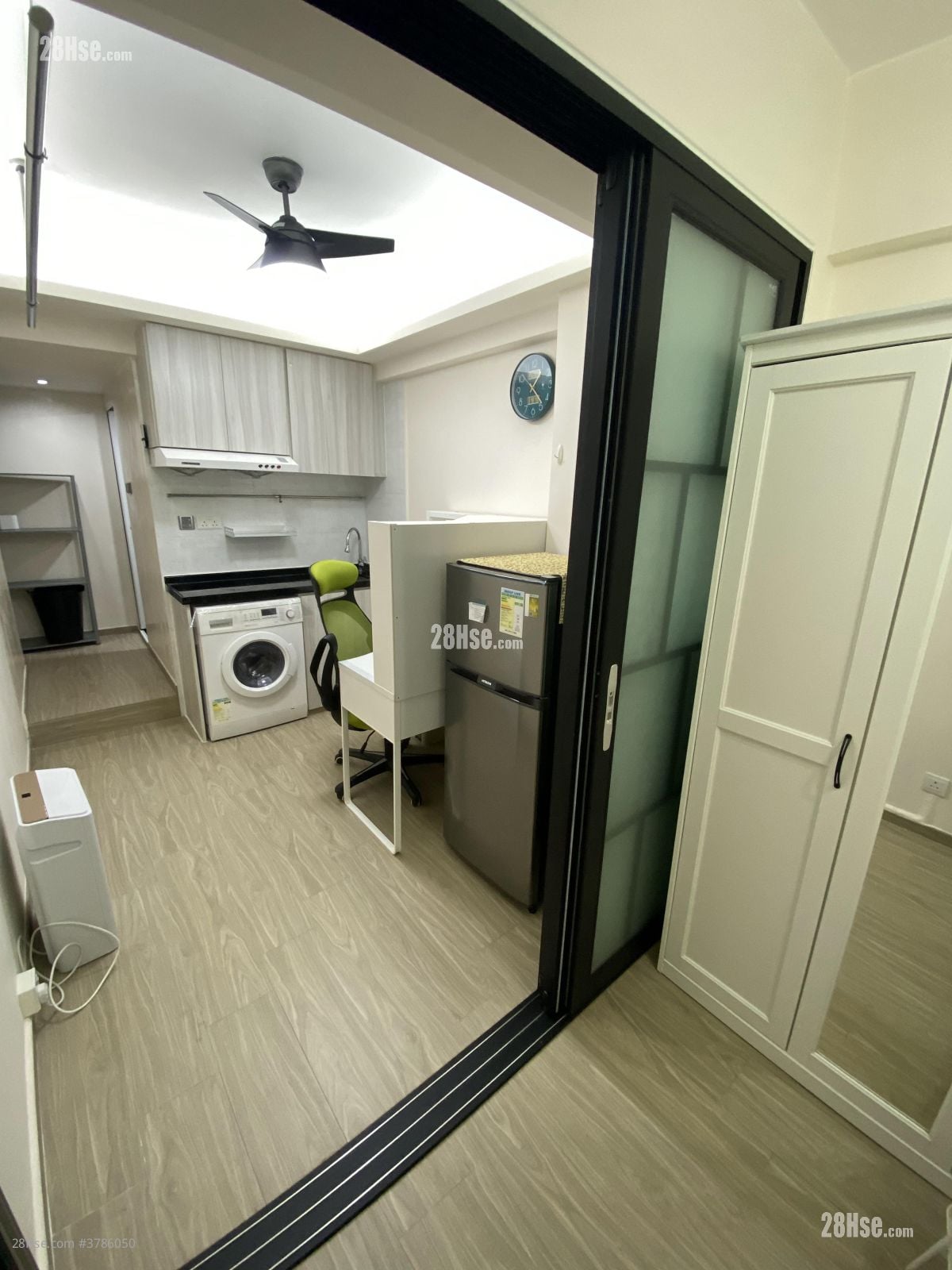 Yip Cheong Building Rental Studio , 1 Bathroom 250 ft²