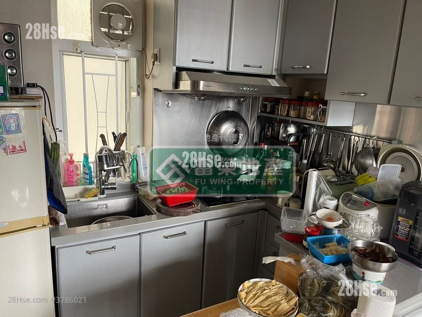 Shun Lee Building Sell 2 Bedrooms , 1 Bathroom 365 ft²