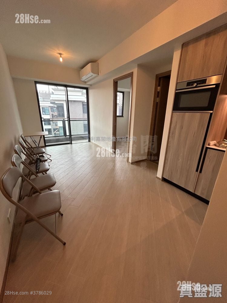 High Park Rental 343 ft²